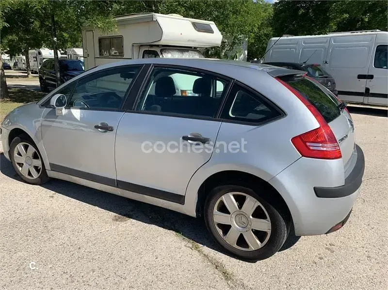 Usado Citroën C4 90 CV (66 kW) 2009 Gris / plata Berlina