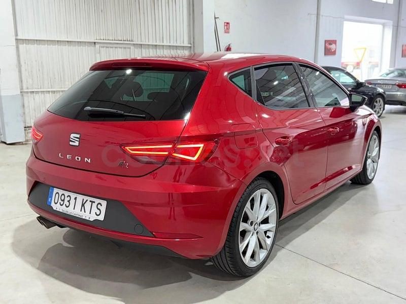 Usado Seat Leon FR 150 CV (110 kW) 2019 Granate Berlina