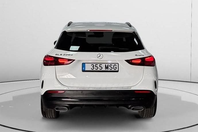 Usado Mercedes GLA200 150 CV (110 kW) 2024 SUV