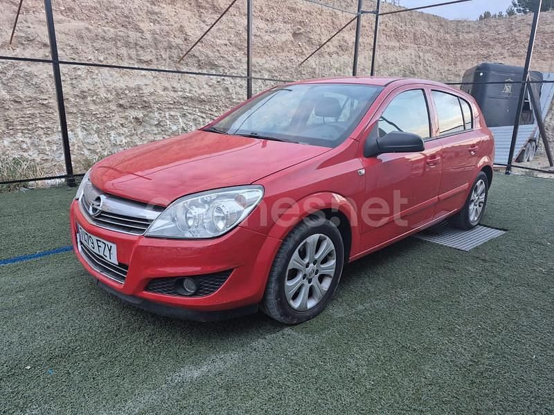 Usado Opel Astra Enjoy 100 CV (73 kW) 2008 Rojo Berlina