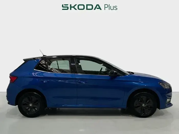 Usado Skoda Fabia Style 110 CV (80 kW) 2022 Azul Utilitario