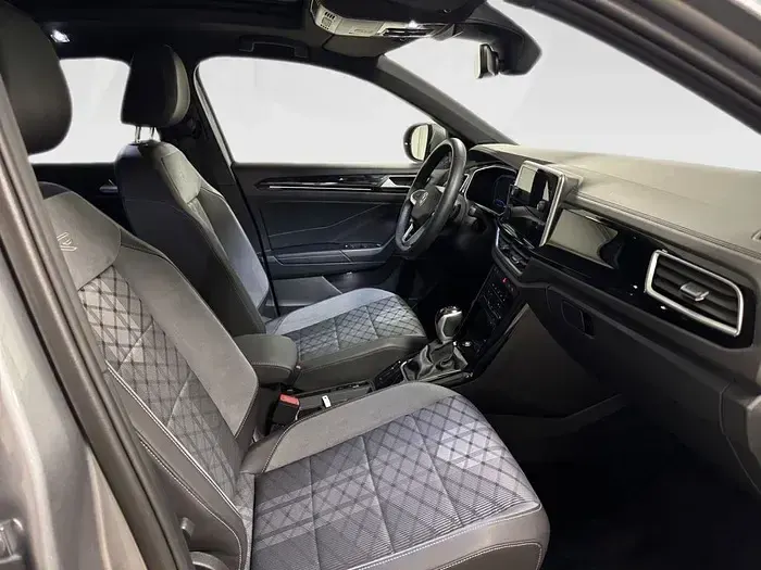 Usado VW T-Roc R-line 150 CV (110 kW) 2023 Gris plata SUV