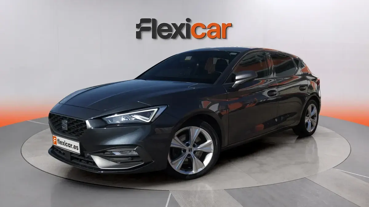 Usado Seat Leon FR 150 CV (110 kW) 2022 Negro Berlina