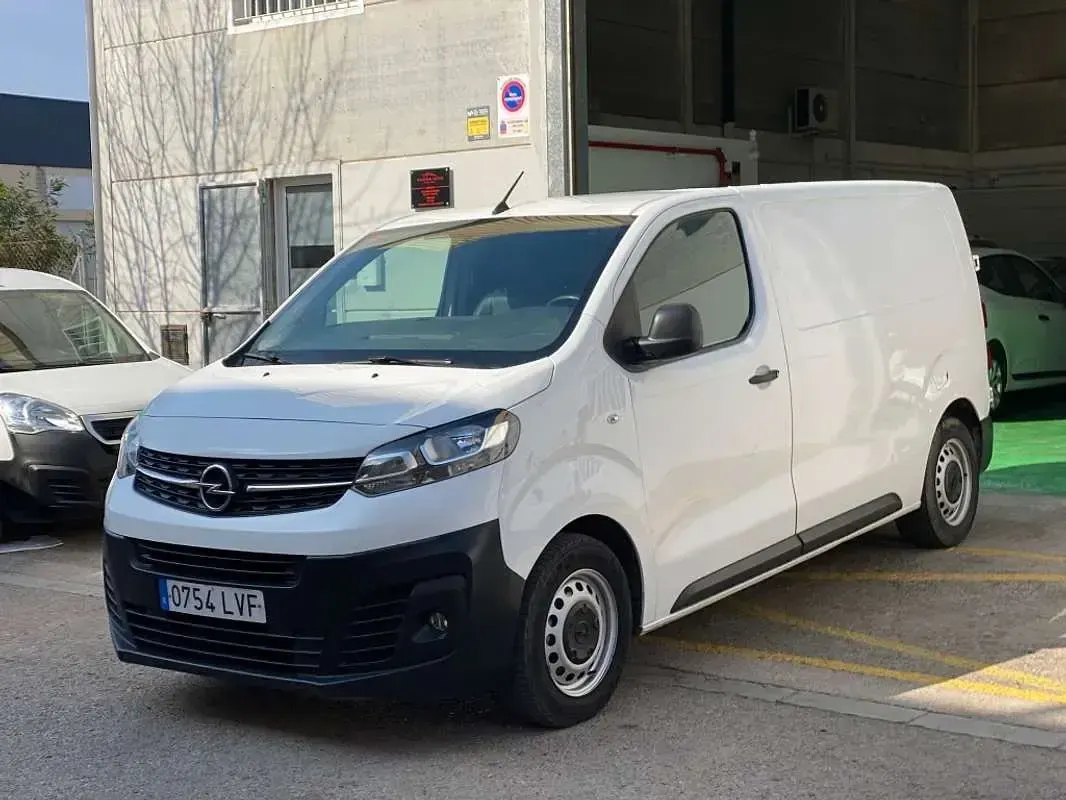 Usado Opel Vivaro 120 HP (88 kW) 2022 Branco Monovolume