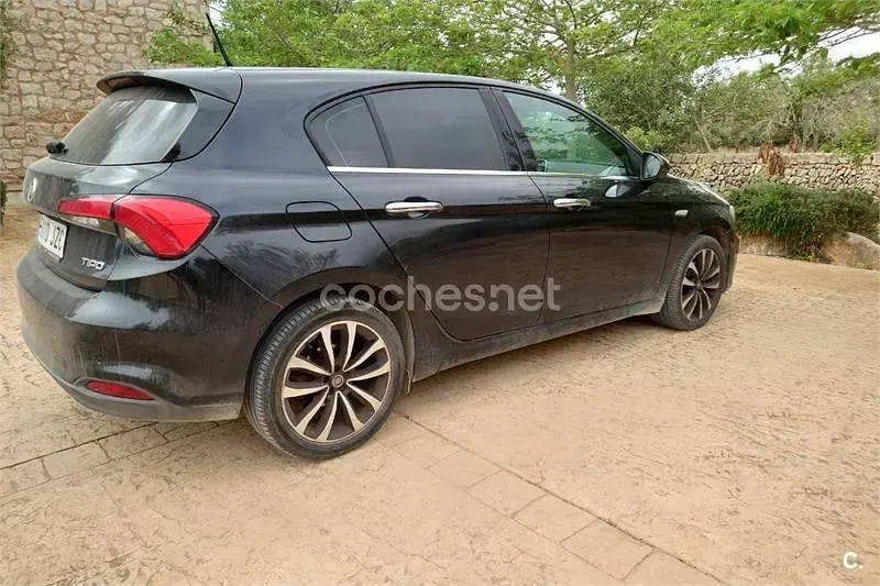 Usado Fiat Tipo Lounge 120 CV (88 kW) 2017 Negro Berlina