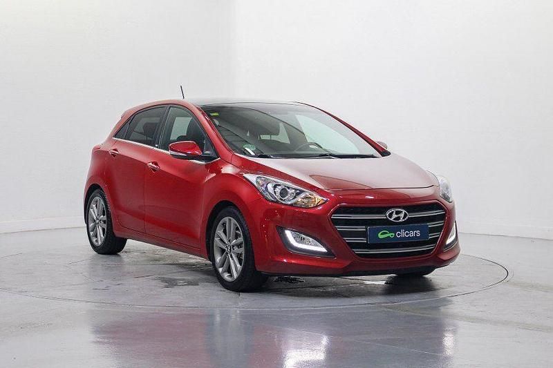 Usado Hyundai i30 Style 136 CV (100 kW) 2016 Rojo Berlina