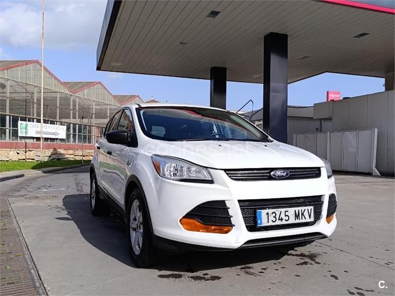 Usado Ford Kuga Individual 200 CV (147 kW) 2014 Blanco SUV