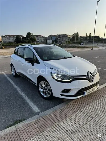 Usado Renault Clio LIMITED 90 CV (66 kW) 2017 Blanco Familiar