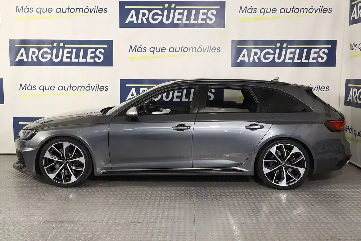 Usado Audi A4 450 CV (330 kW) 2018 Gris Familiar