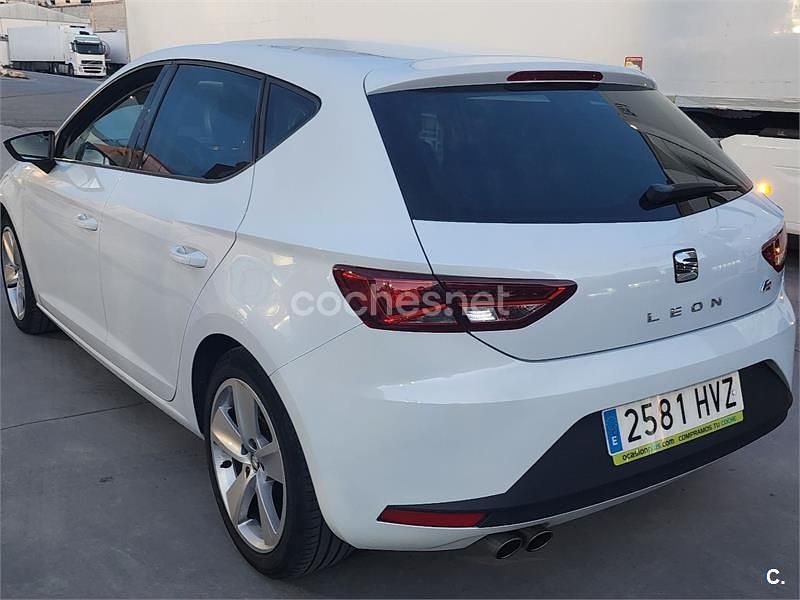 Usado Seat Leon FR 140 CV (102 kW) 2014 Blanco Berlina