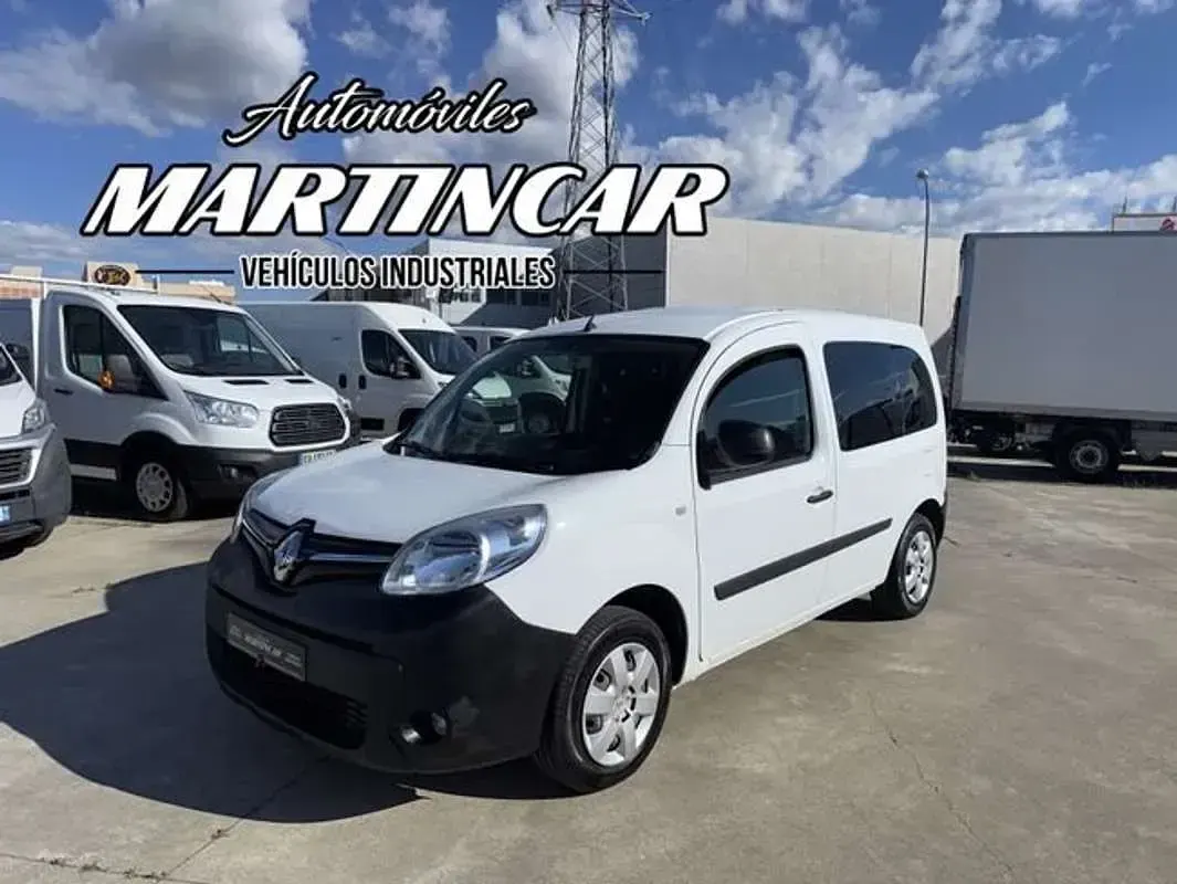 Usado Renault Kangoo Authentique 67 CV (49 kW) 2020 Blanco Monovolumen