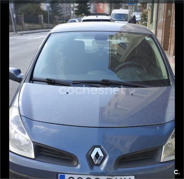 Usado Renault Clio II Authentique 65 CV (47 kW) 2006 Azul Berlina