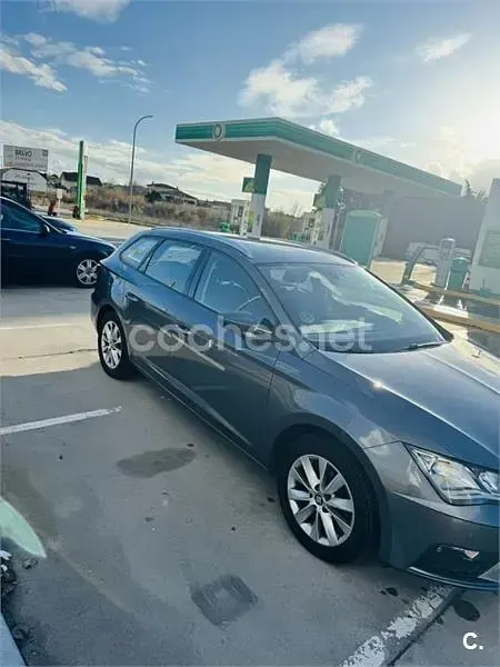 Usado Seat Leon ST CONNECT 110 CV (80 kW) 2017 Gris / plata Familiar