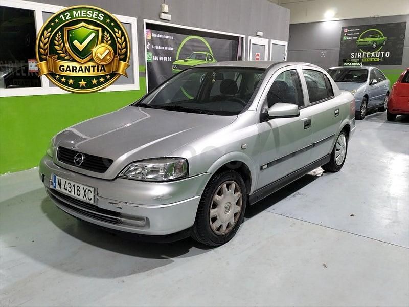 Usado Opel Astra Comfort 100 CV (73 kW) 1999 Gris / plata Berlina
