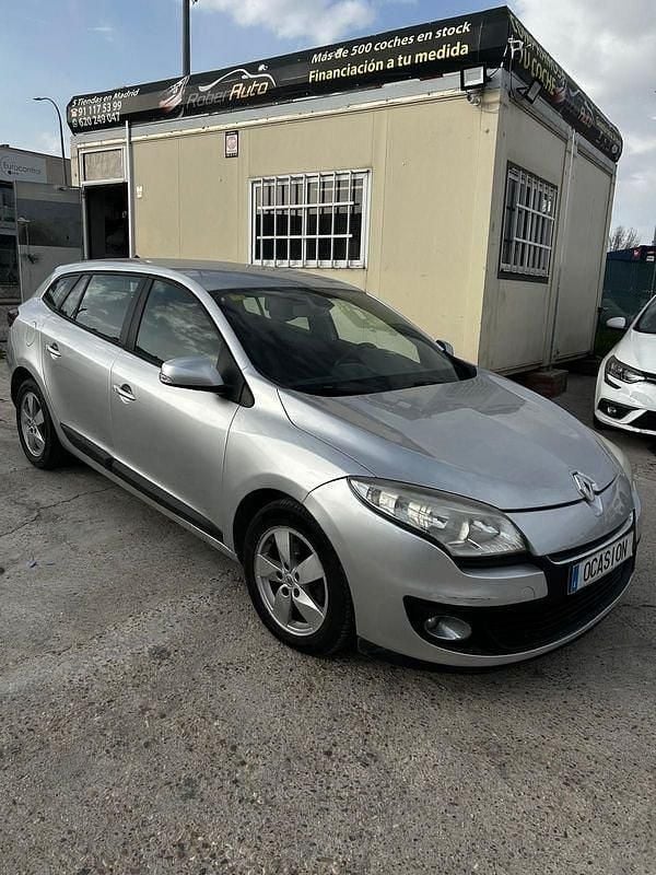 Usado Renault Mégane III Dynamique 130 CV (95 kW) 2012 Gris
