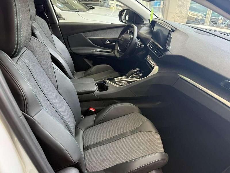 Usado Peugeot 3008 Allure 131 CV (96 kW) 2021 Blanco SUV