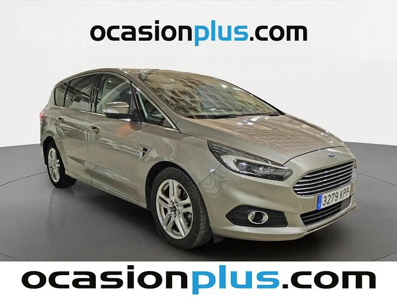 Usado Ford S-MAX Titanium 150 CV (110 kW) 2018 Gris Monovolumen