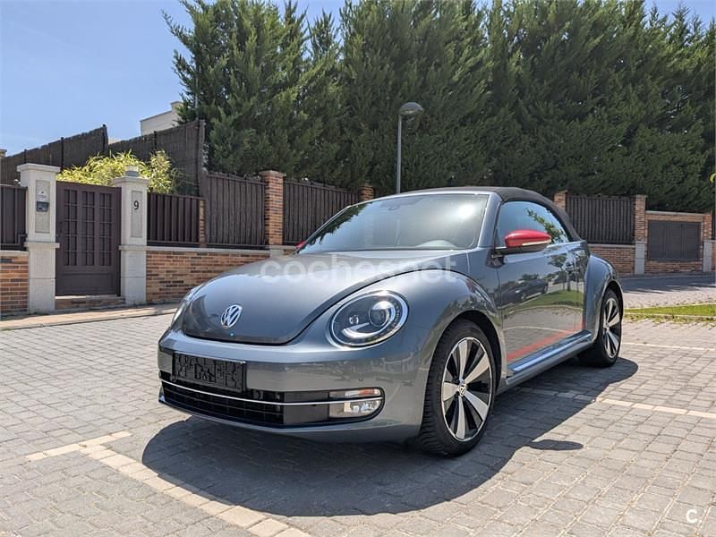 Usado VW Beetle Cabriolet Design 105 CV (77 kW) 2016 Gris / plata Descapotable