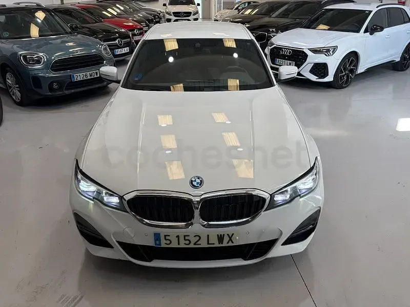 Usado BMW 320e M Sport 204 CV (150 kW) 2022 Blanco Berlina