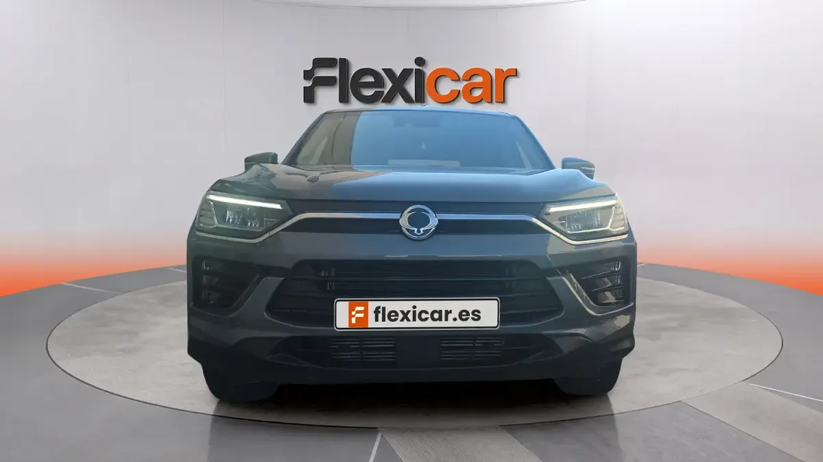 Usado SsangYong Korando 149 CV (109 kW) 2022 Gris