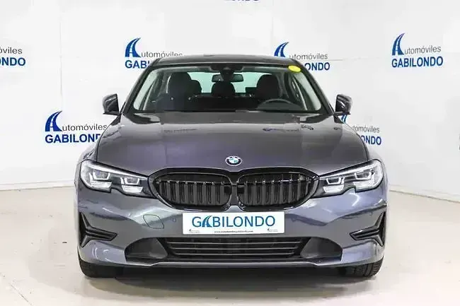 Käytetty BMW 330e Comfort Edition 292 HP (214 kW) 2020 Harmaa Sedan