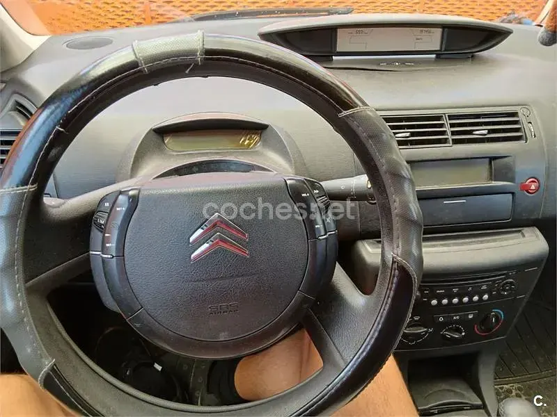 Usado Citroën C4 90 CV (66 kW) 2005 Negro Berlina