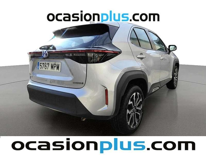 Usado Toyota Yaris Cross Active 116 CV (85 kW) 2024 Plateado SUV