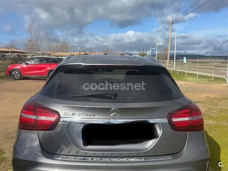 Usado Mercedes GLA200 AMG line 136 CV (100 kW) 2018 Gris / plata SUV