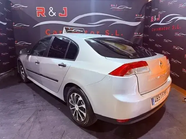 Usado Renault Laguna III Authentique 110 CV (80 kW) 2008 Gris Berlina
