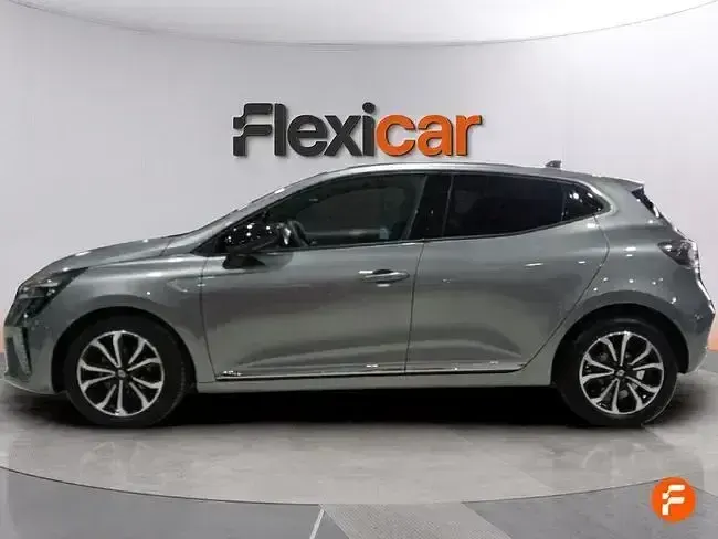 Usado Renault Clio Techno 90 CV (66 kW) 2025 Gris Utilitario