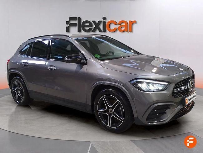 Usado Mercedes GLA200 150 CV (110 kW) 2024 Gris SUV