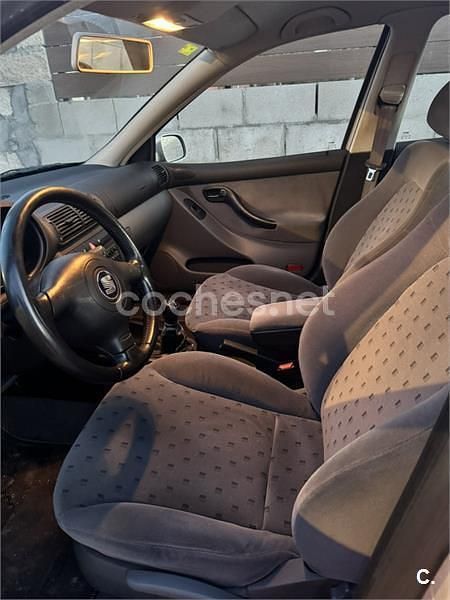 Usado Seat Toledo 125 CV (91 kW) 1999 Gris / plata Berlina