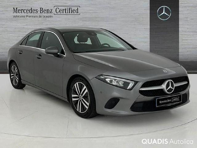 Usado Mercedes A180 136 CV (100 kW) 2022 Gris montaña