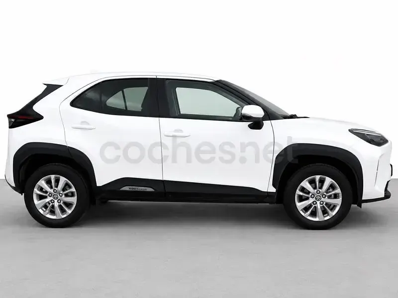 Usado Toyota Yaris Cross Active 116 CV (85 kW) 2022 Blanco SUV