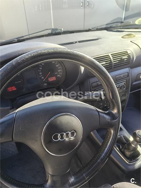 Usado Audi A3 Ambiente 125 CV (91 kW) 2001 Gris / plata Utilitario