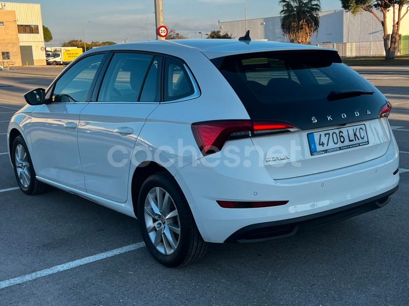 Usado Skoda Scala Ambition 116 CV (85 kW) 2020 Blanco Utilitario