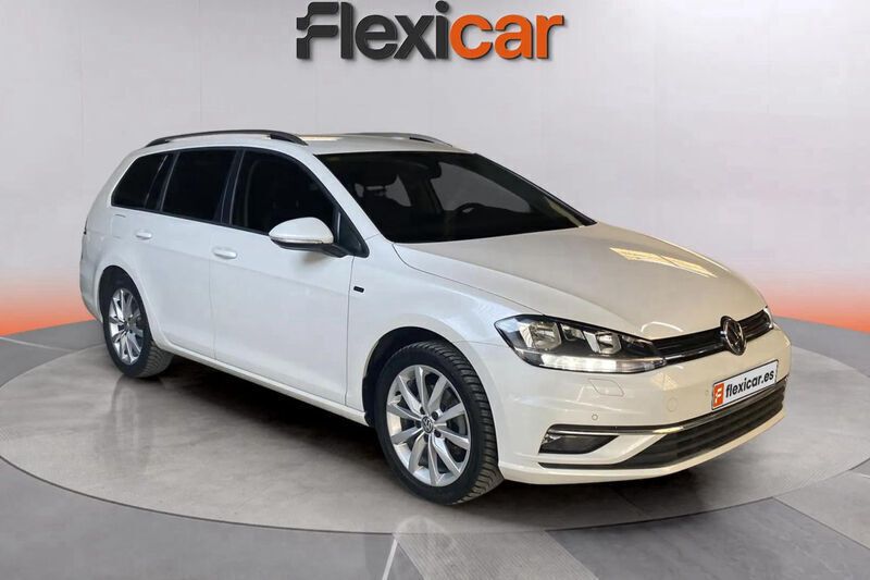 Blanco Usado 2018 VW Golf VII Sportline Familiar | 14.490 € (Un poco caro) - Imagen 1/4