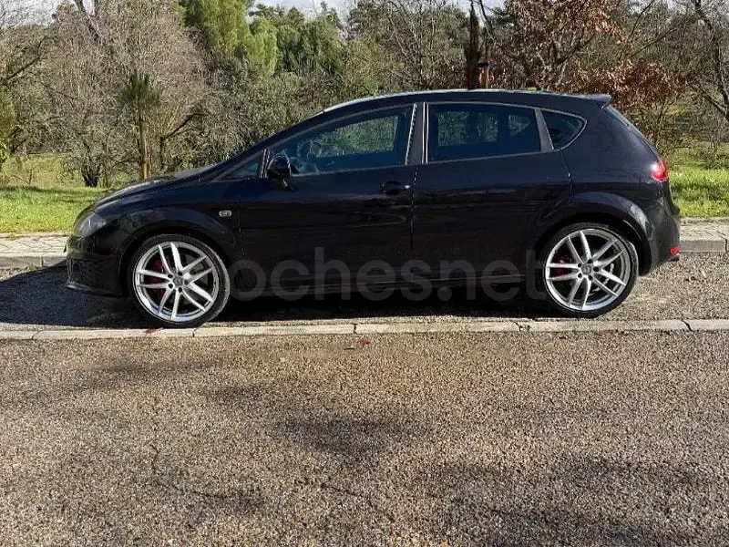 Usado Seat Leon CUPRA 265 CV (194 kW) 2011 Negro Berlina