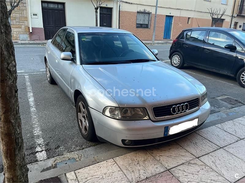 Gris / plata Usado 1999 Audi A4 Berlina | 1800 € - Imagen 1/4