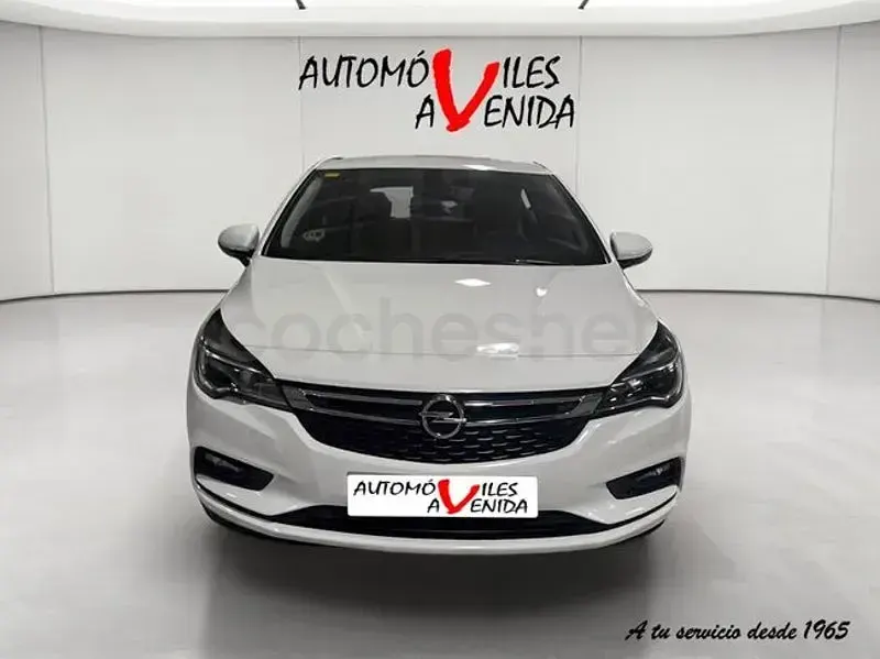 Usado Opel Astra Selective 105 CV (77 kW) 2018 Blanco Berlina