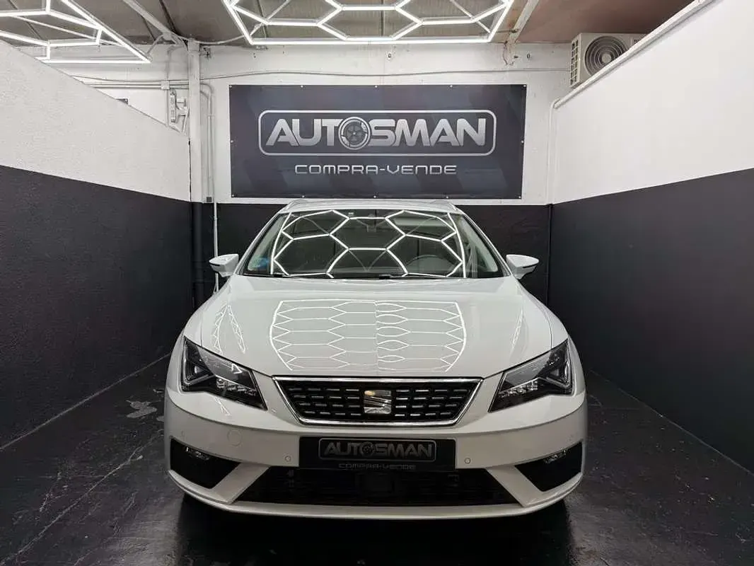 Usado Seat Leon ST XCELLENCE 131 CV (96 kW) 2019 Blanco Familiar