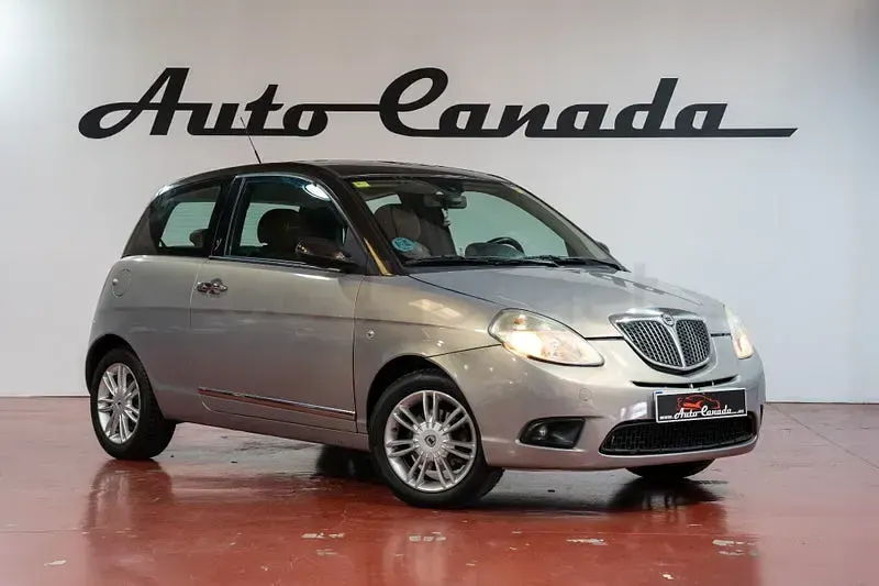 Usado Lancia Ypsilon 95 CV (69 kW) 2007 Gris / plata Utilitario