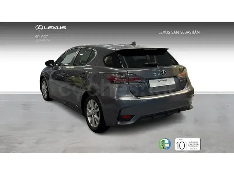 Usado Lexus CT200h Executive Line 136 CV (100 kW) 2014 Gris / plata Berlina