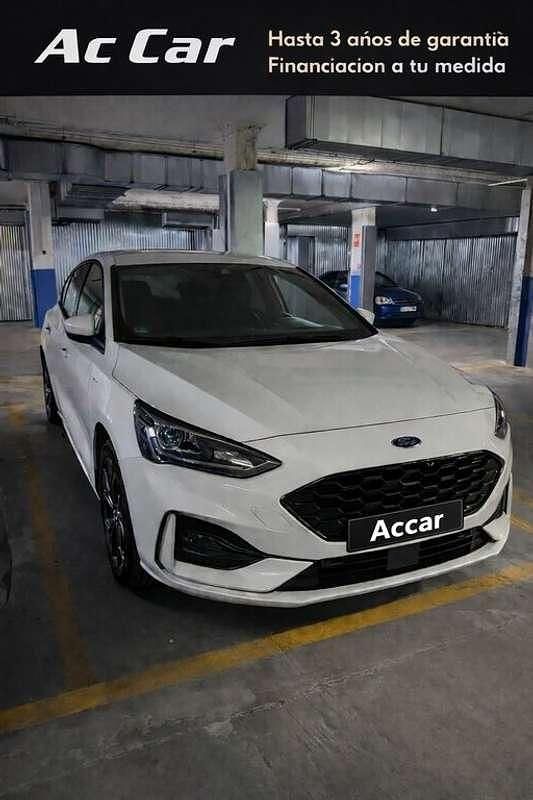 Usado Ford Focus ST-Line 124 CV (91 kW) 2024 Blanco Familiar