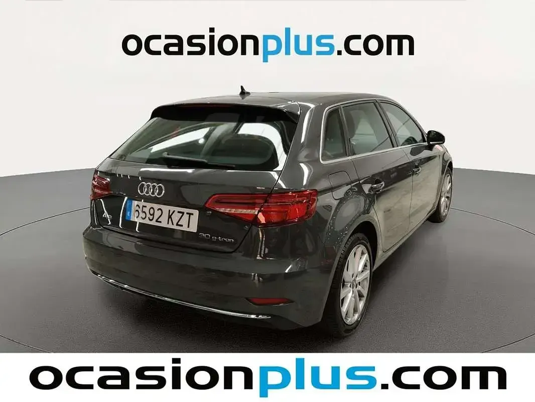 Usado Audi A3 Sportback g-tron Design 131 CV (96 kW) 2019 Gris Utilitario