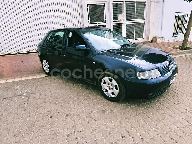 Negro Usado 2002 Audi A3 Ambition Berlina | 3399 € (Precio justo) - Imagen 1/4