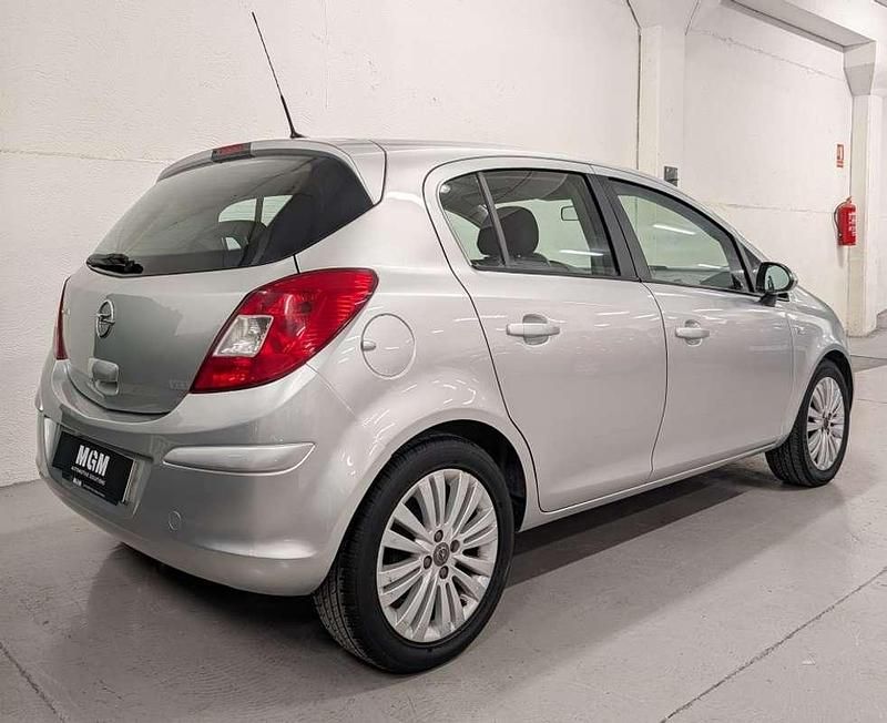 Usado Opel Corsa Selective 86 CV (63 kW) 2013 Gris Utilitario