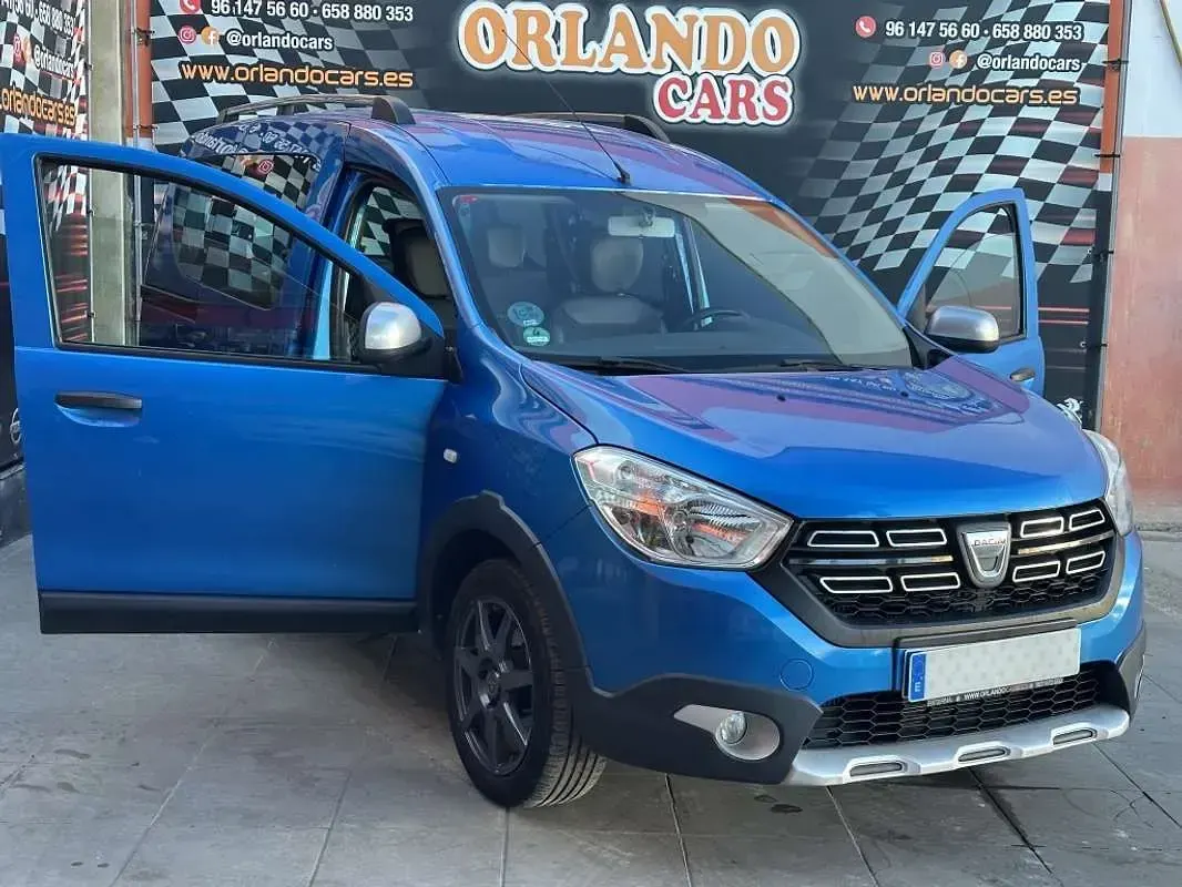 Usado Dacia Dokker 116 CV (85 kW) 2018 Azul Monovolumen