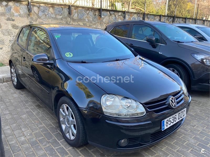Usado VW Golf IV Highline 105 CV (77 kW) 2006 Negro Berlina