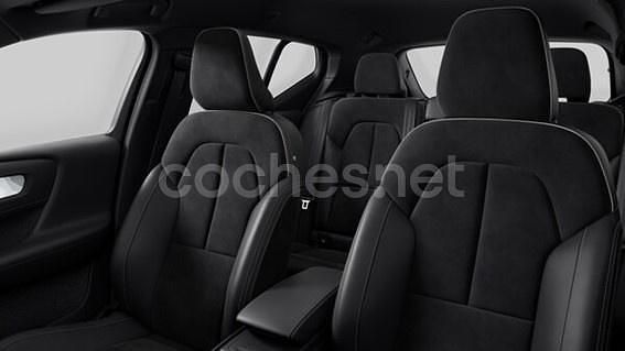 Usado Volvo XC40 Plus 185 kW (252 CV) 2023 Blanco SUV